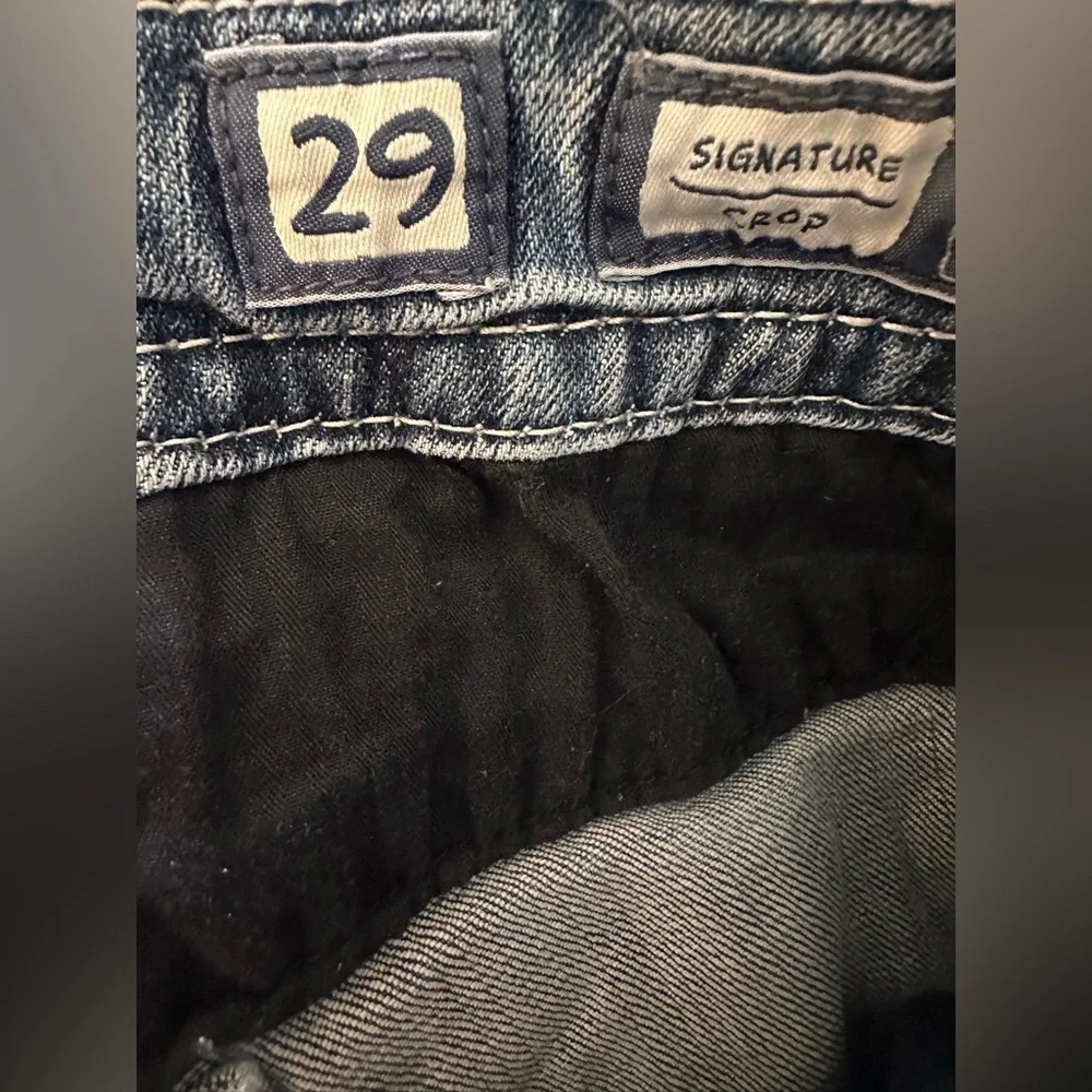 Miss Me Jeans Womens Size 29 Signature Crop Distressed - Picture 6 of 8
